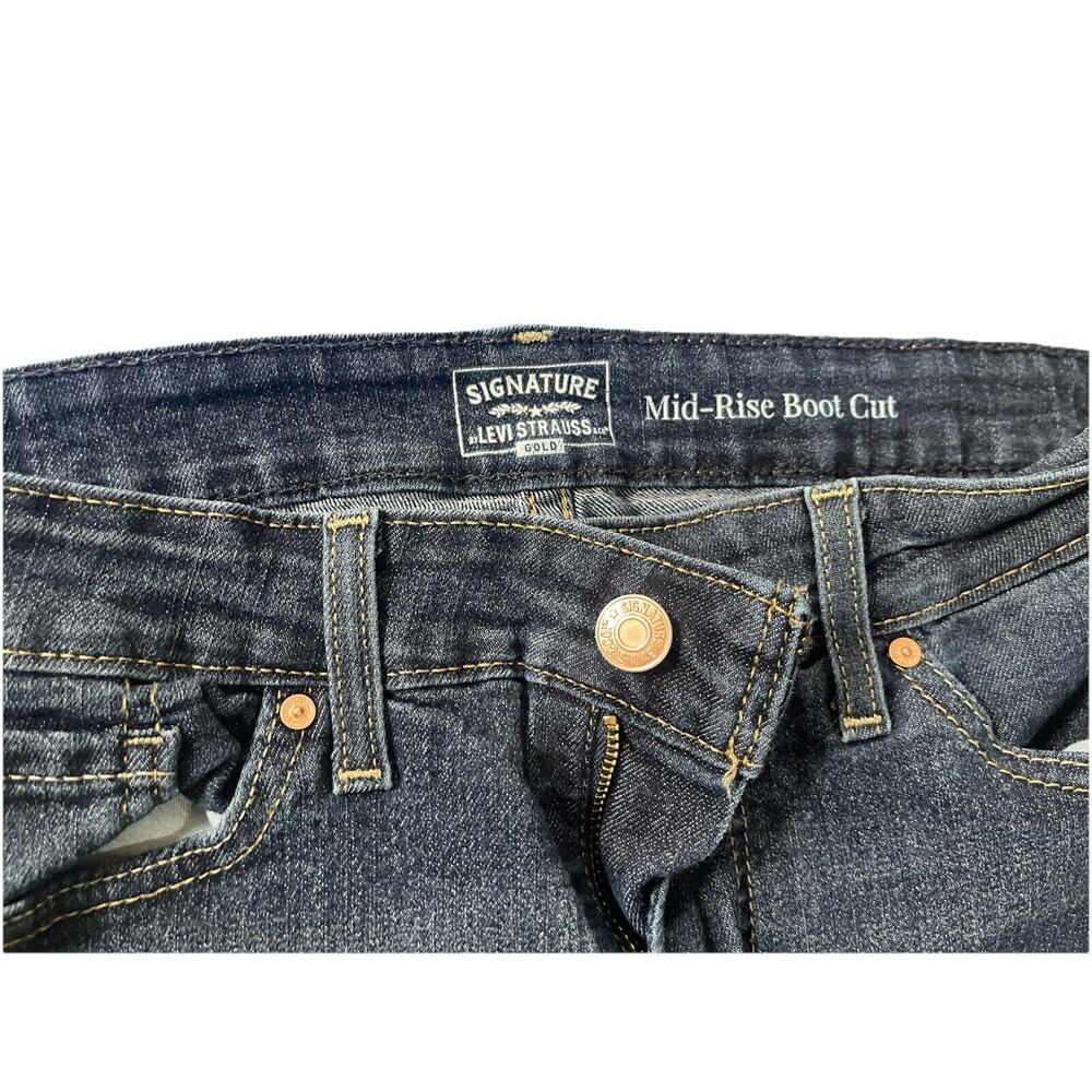 Signature Gold By Levi Strauss & Co. Women's 30/34 Mid Rise Bootcut Stretch Jean